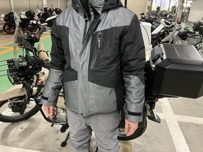 ワークマンのイージス360°リフレクト透湿防水防寒ストレッチストロング