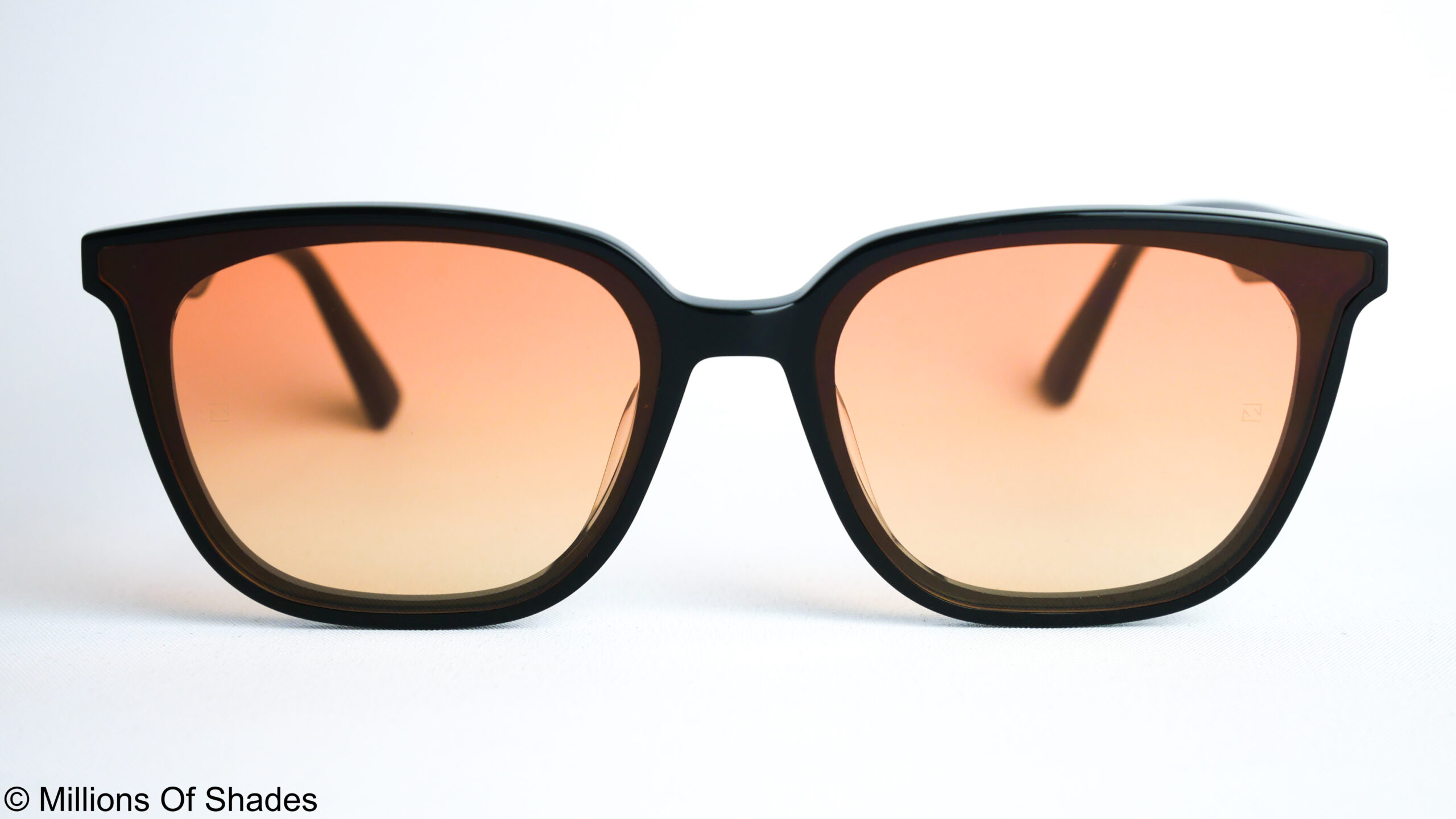 Lilit 01- BR - MILLIONS OF SHADES