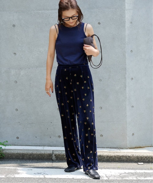 刺繍ベロアフレアパンツ｜アウトドアプロダクツユージュアルシングスの