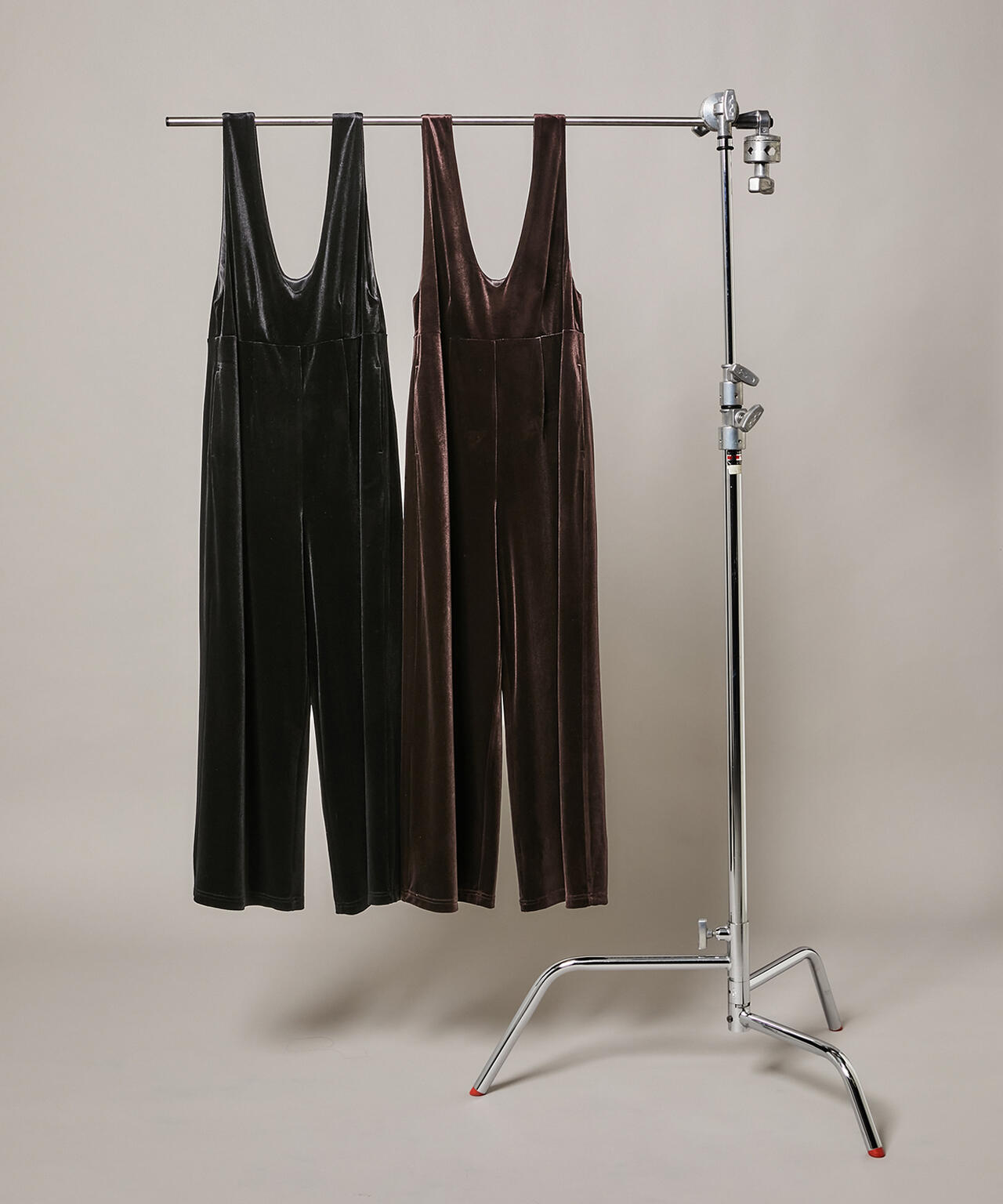 Vネックベロアサロペット | N. Natural Beauty Basic*（エヌ