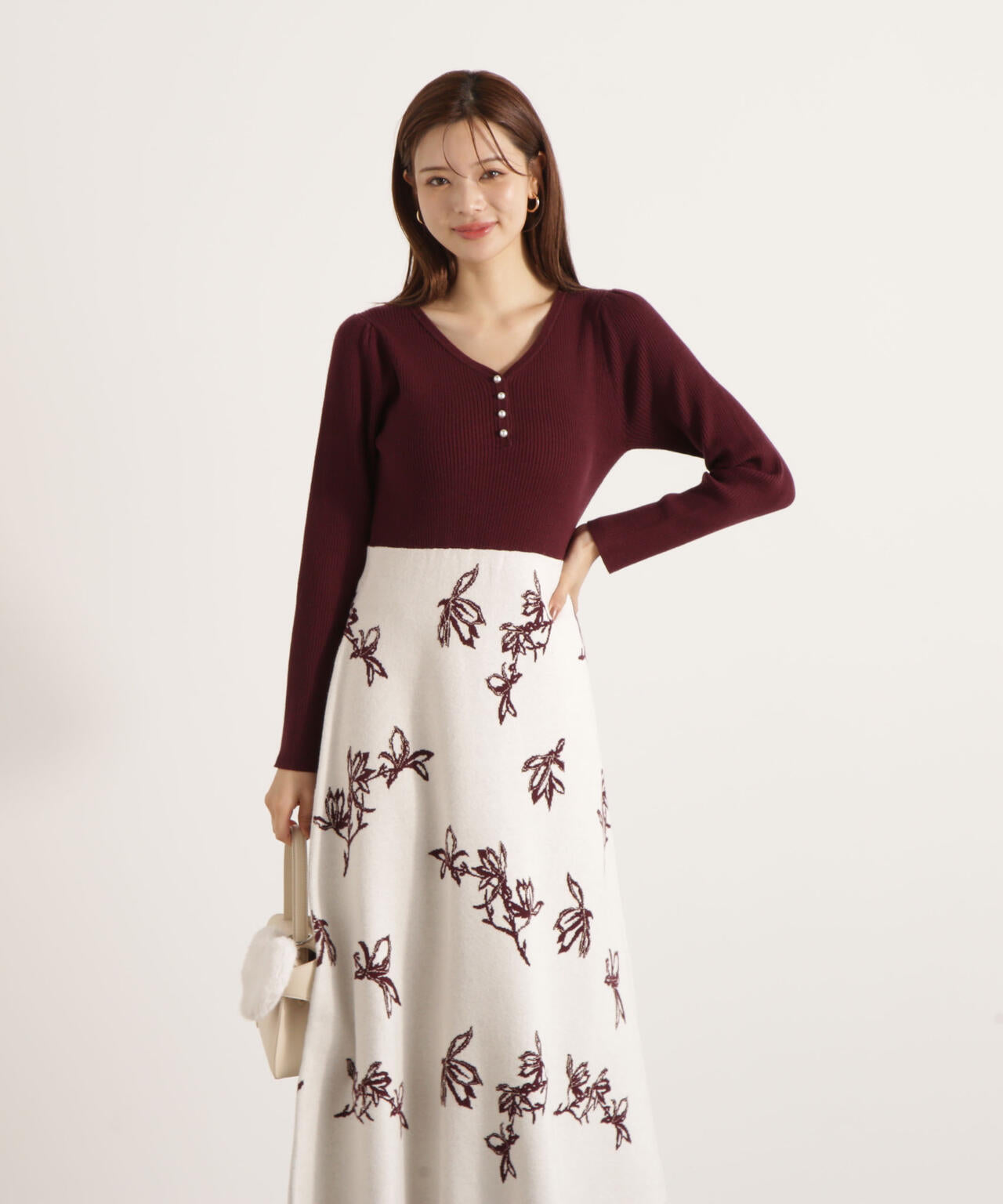 花柄ジャガードニットワンピース【ブルー×エクリュ：WEB・一部店舗限定