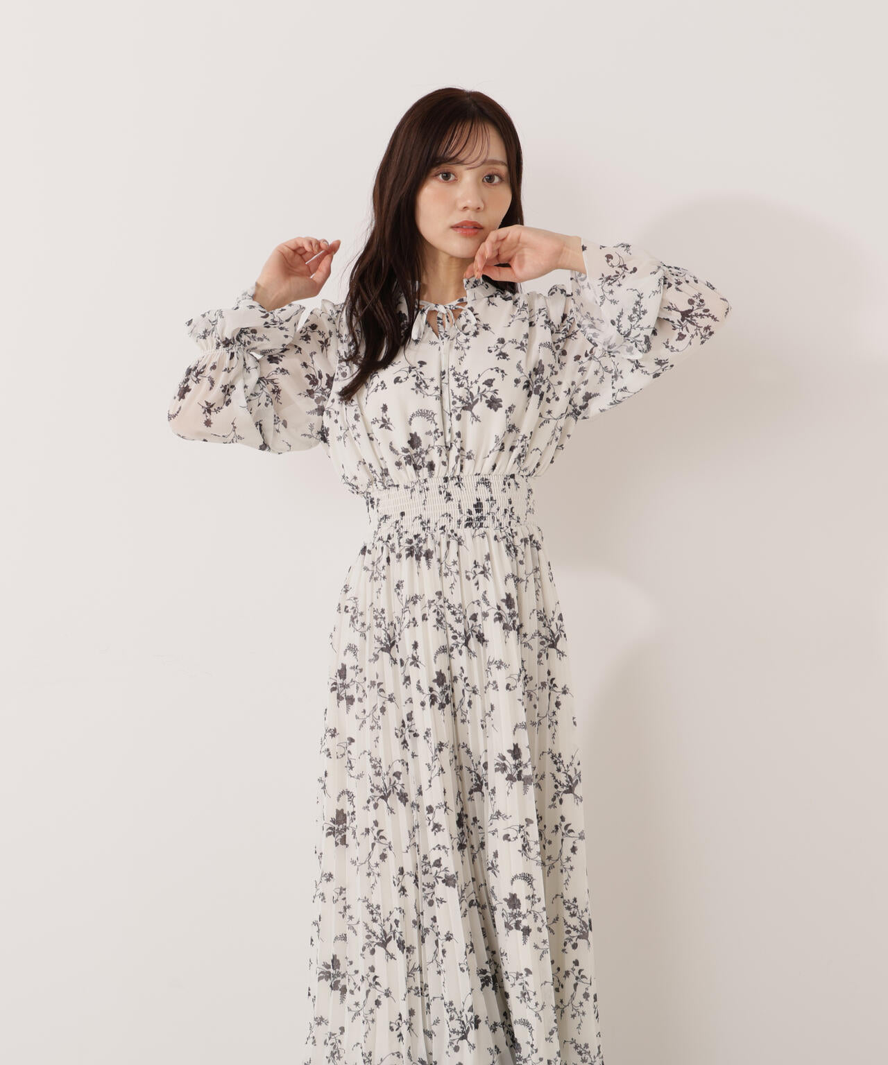 加藤栞さん着用】花柄プリーツワンピース | PROPORTION BODY DRESSING