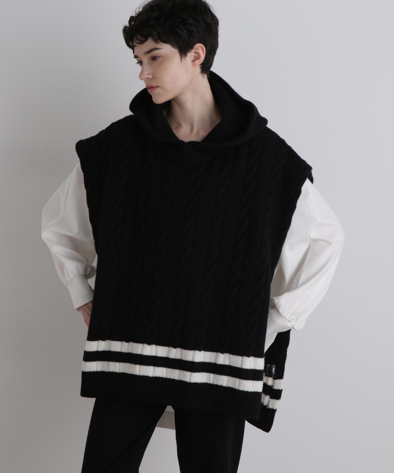 25年 ルフィル ポンチョ ウールミドルゲージケーブルニット フード