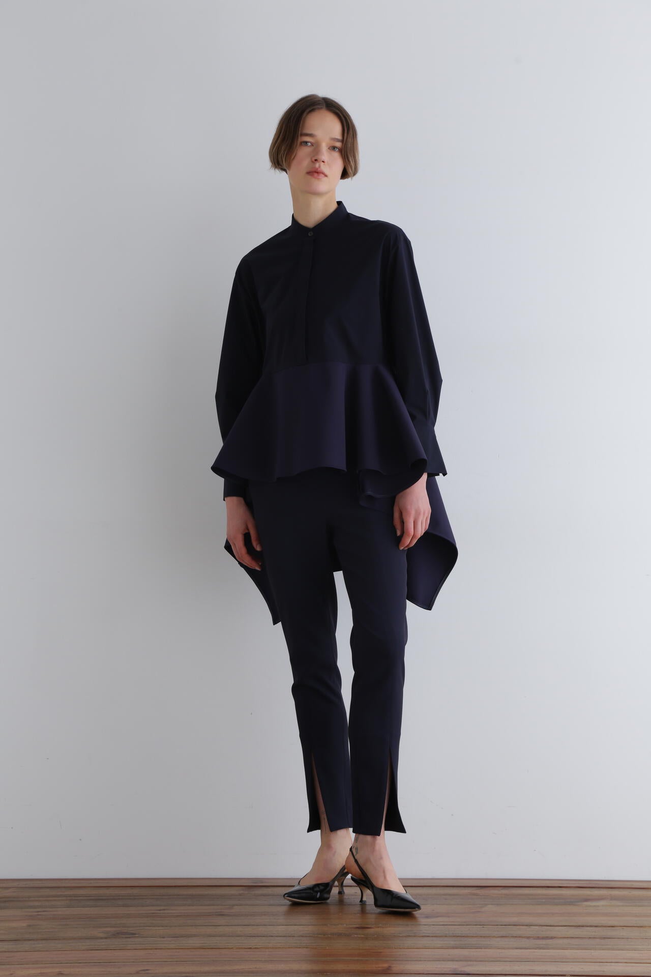 ハイストレッチフロントスリットパンツ | LE PHIL（ル フィル