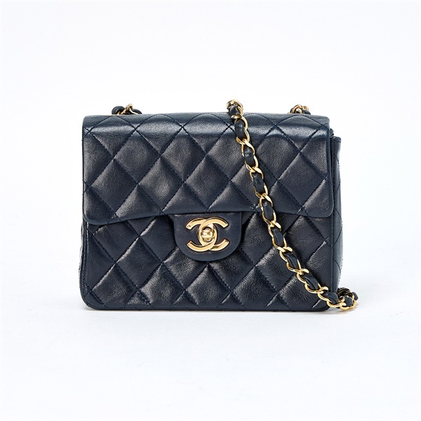 CHANEL ミニ マトラッセ 18 1985年 ショルダーバッグ ネイビー