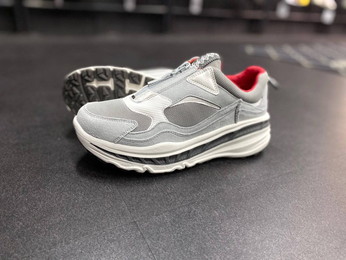 近未来の足元革命」UGG“CA805”の驚異的なパフォーマンスをスニーカー系