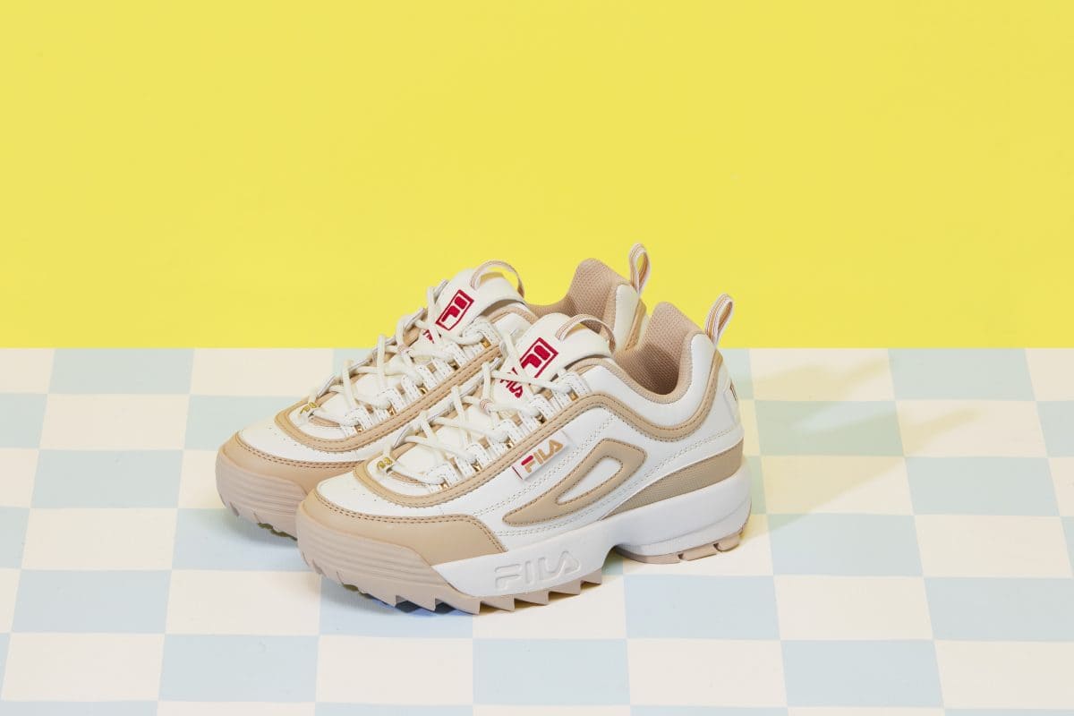 特別感満載のコラボ」チロルチョコがスニーカーに？フィラのアイコン