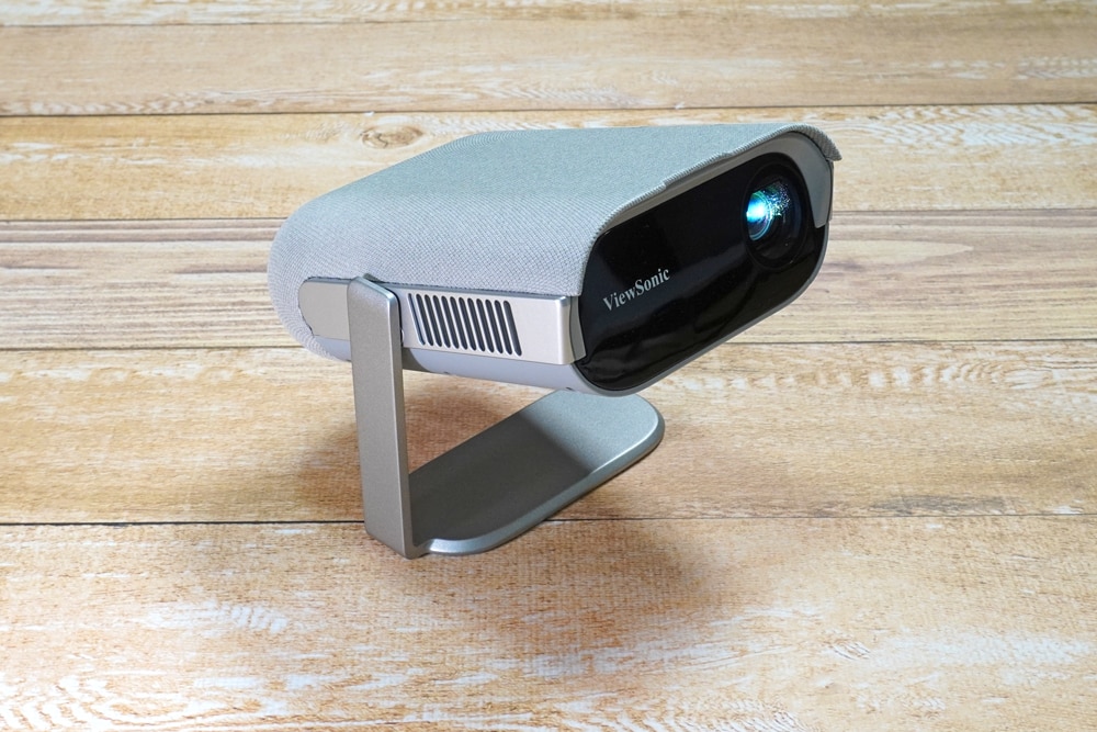 プロジェクターは投影角度と携帯性で選ぶ】360度投影＆バッテリー内蔵