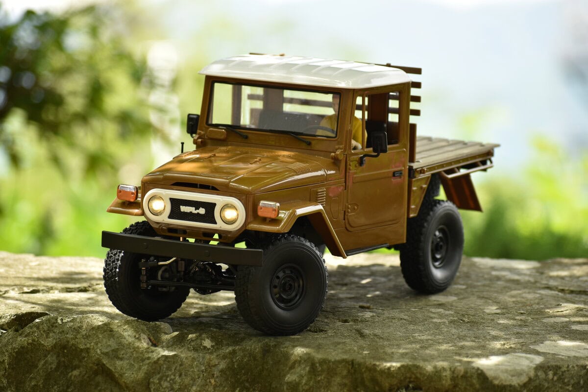 悪路でこそ遊びたいアウトドアラジコン」人気のC44が完成済みRCカーで