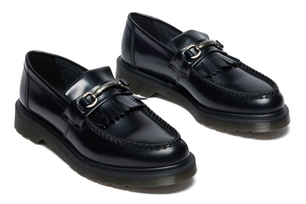 ドクターマーチンの限定モデル」象徴的ローファー“エイドリアン”を