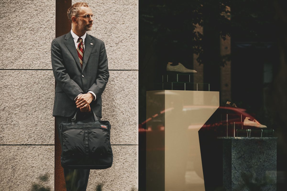 アメトラにマッチする傑作ヘルメットバッグ」このコラボ激熱