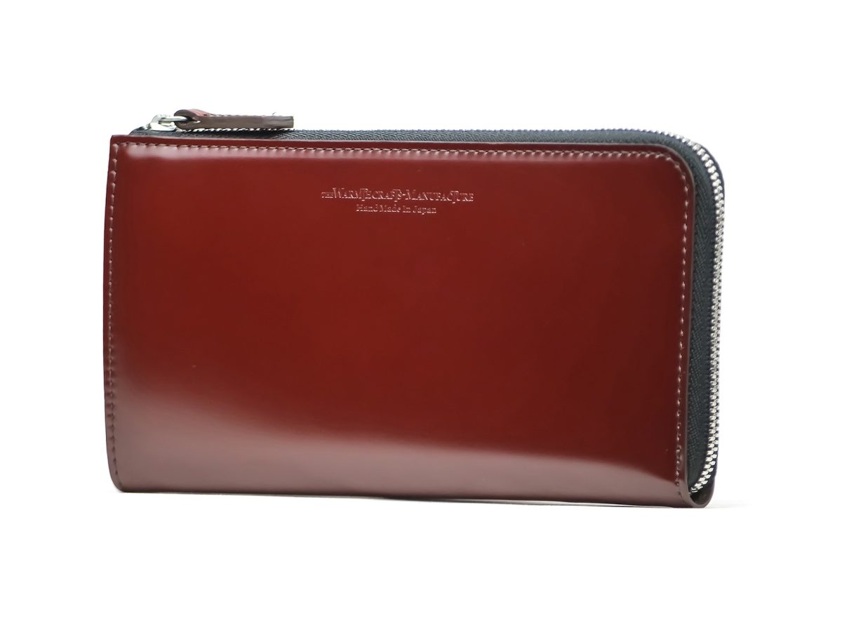 長財布なのにコンパクト!?】TWCMの新作は、まるでスマホを持つかのよう