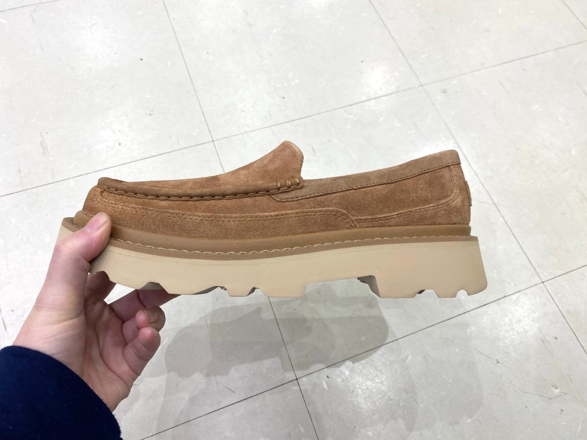 今までのUGGだと思うな!?】定番モカシンが「厚底」に進化！新作「ASCOT