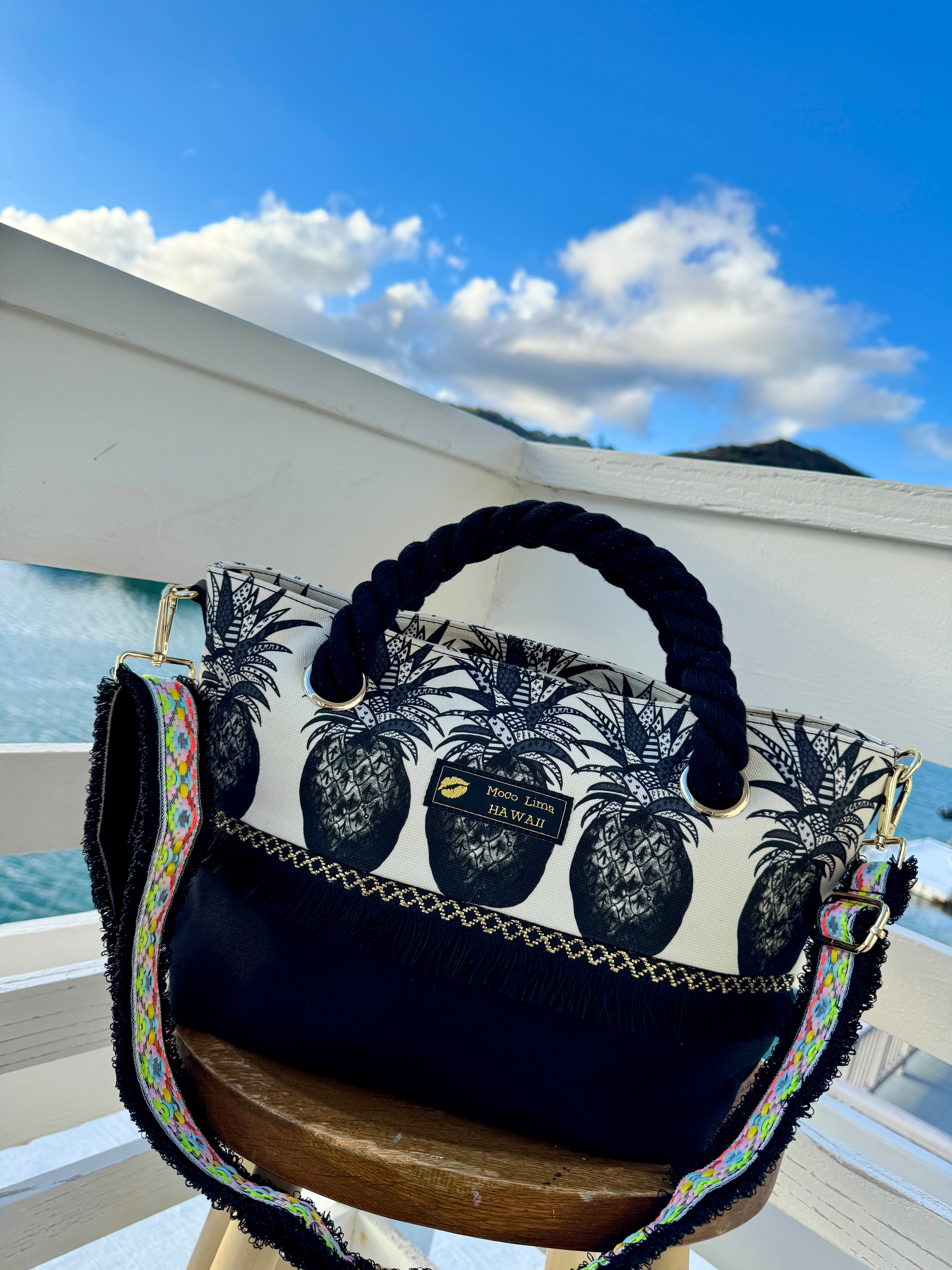 TBSサンジャポで紹介されたブラックパイントートバッグ