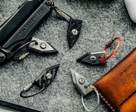 今日からマクアケ】チタン製でイギリスデザインのEDC糸切りカッター