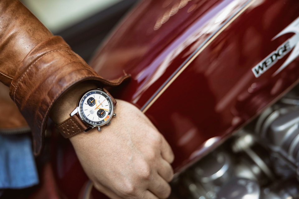 デウス×ブライトリングがコラボ！バイク1台分で買えるライダース