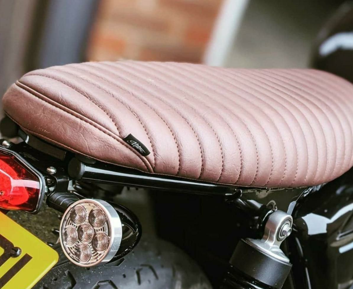 トライアンフストリートツイン純正張替シートブラウンダイヤカット