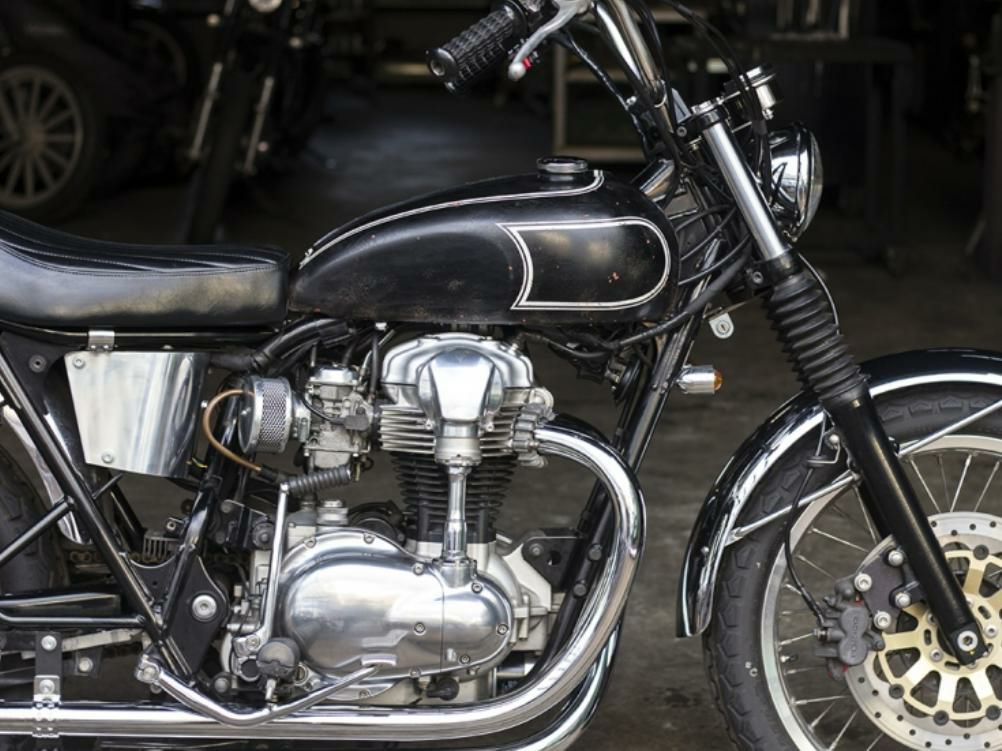 カワサキ W650/400エイジング塗装済み ボンネビルタンクキット