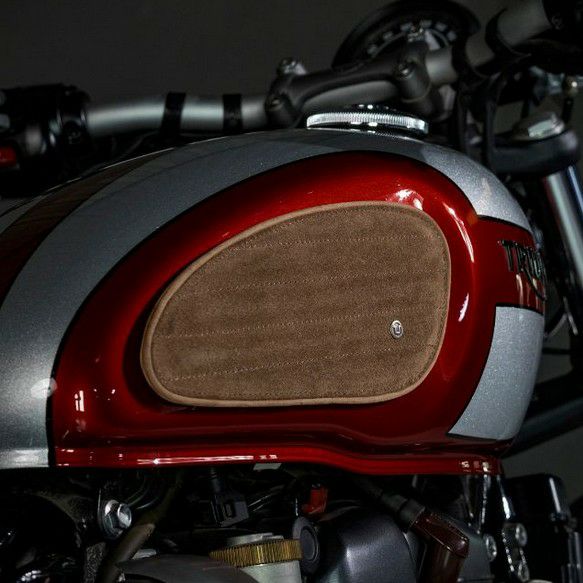 トライアンフ ボンネビル(Bonneville) ボバー |タンク＆タンクパッド