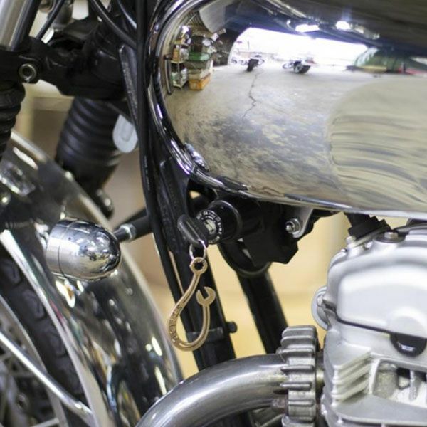 カワサキ W650/400 フロントウインカーステー モーターロック | バイク