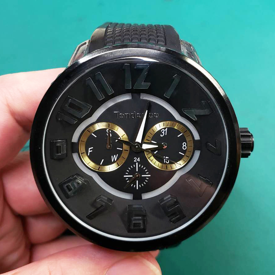 電池が2つ使われている Tendense テンデンスの電池交換