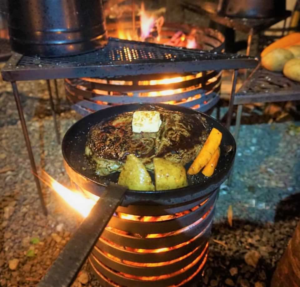 山賊山【sanzoku mountain】の焚き火台mouncos はご存知ですか