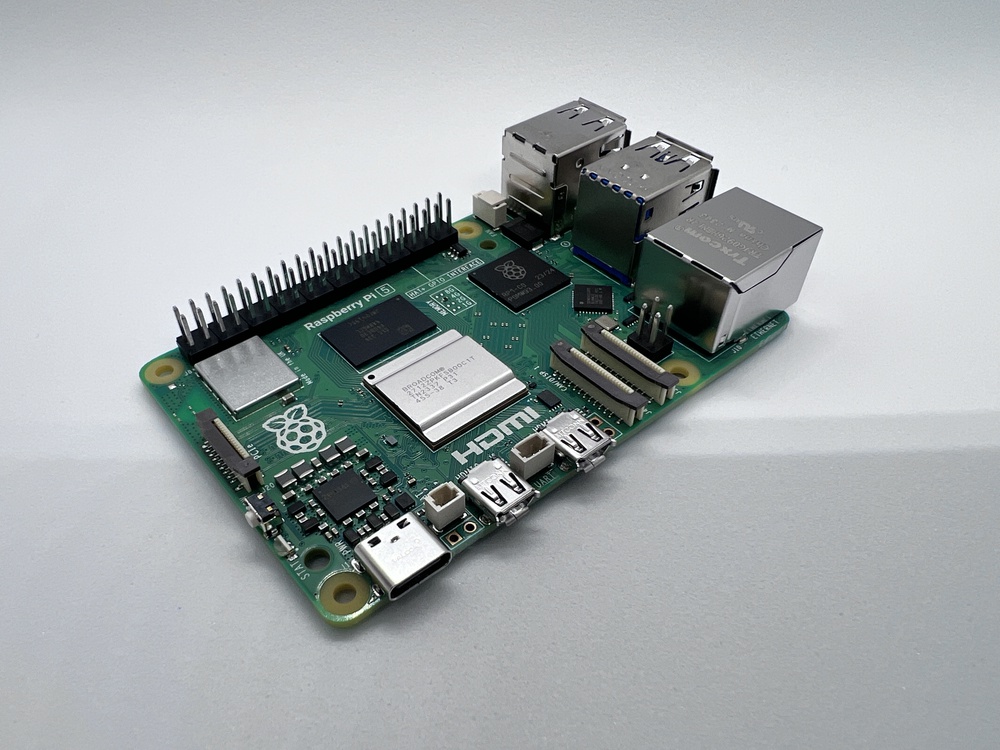 Raspberry Pi 5レビュー：これまでのボードコンピュータを超える進化を