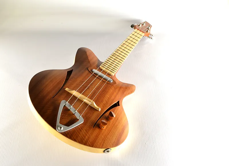 Roxy Archtop Ukulele 2022 natural woods – Murray Kuun – MADE TO