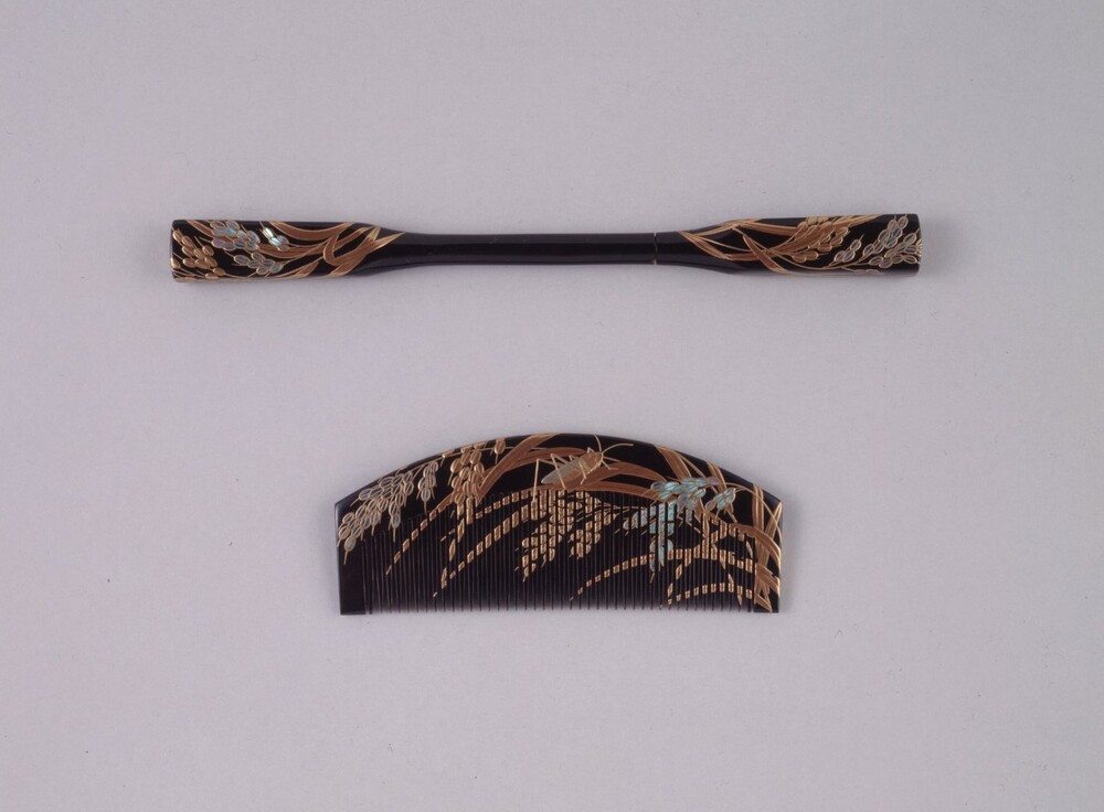 黒漆塗稲穂文様金蒔絵櫛・笄揃物 | ToMuCo - Tokyo Museum Collection
