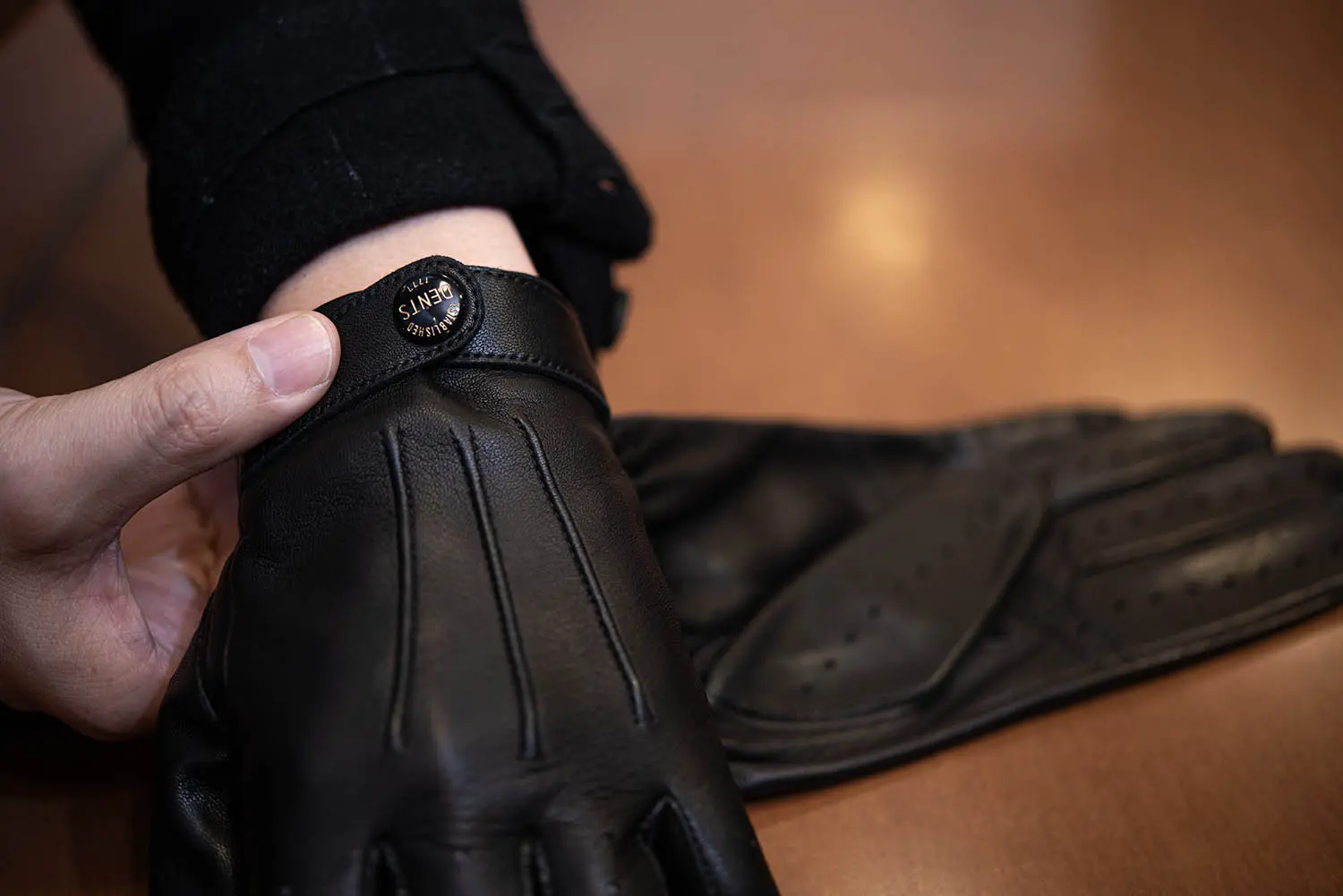 映画007劇中登場グローブ】デンツ 15-1007 ヘアシープ ブラック