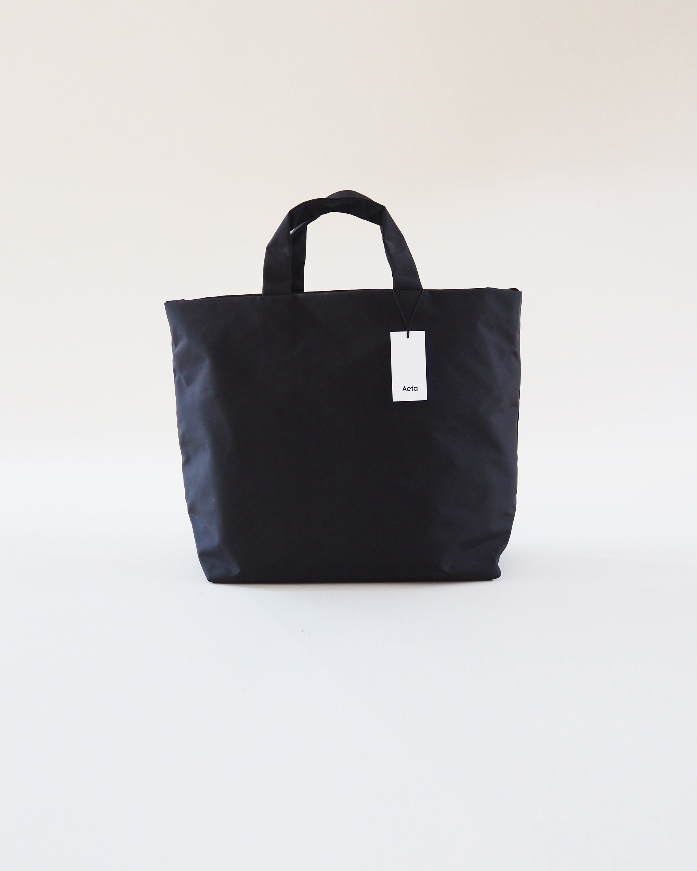 Aeta ショルダートート, Black – Navyblue