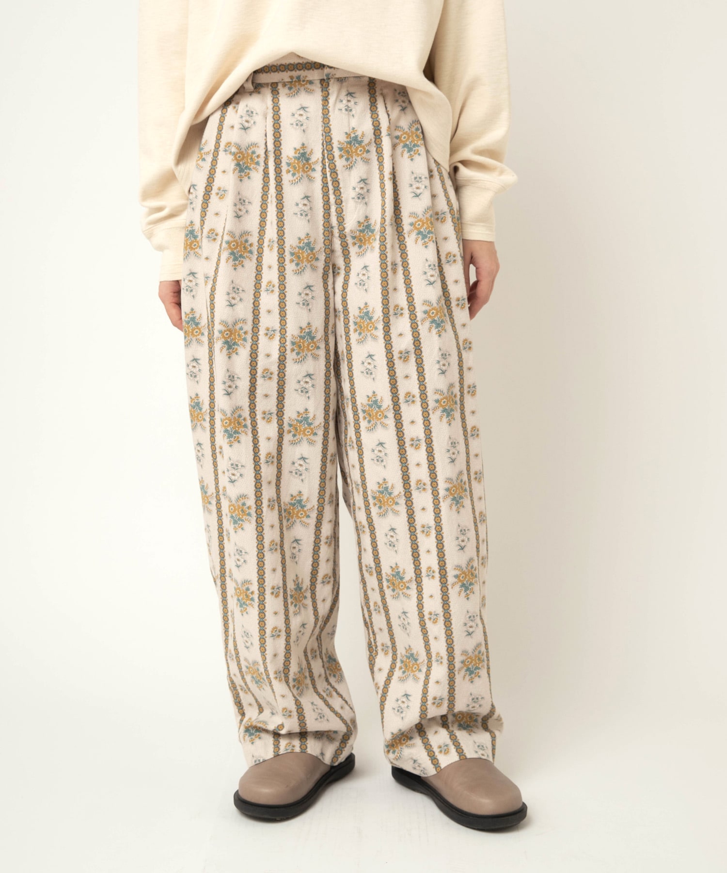 R4428 フラワーストライプ3タックパンツ(F エクリュ): パンツ - RNA