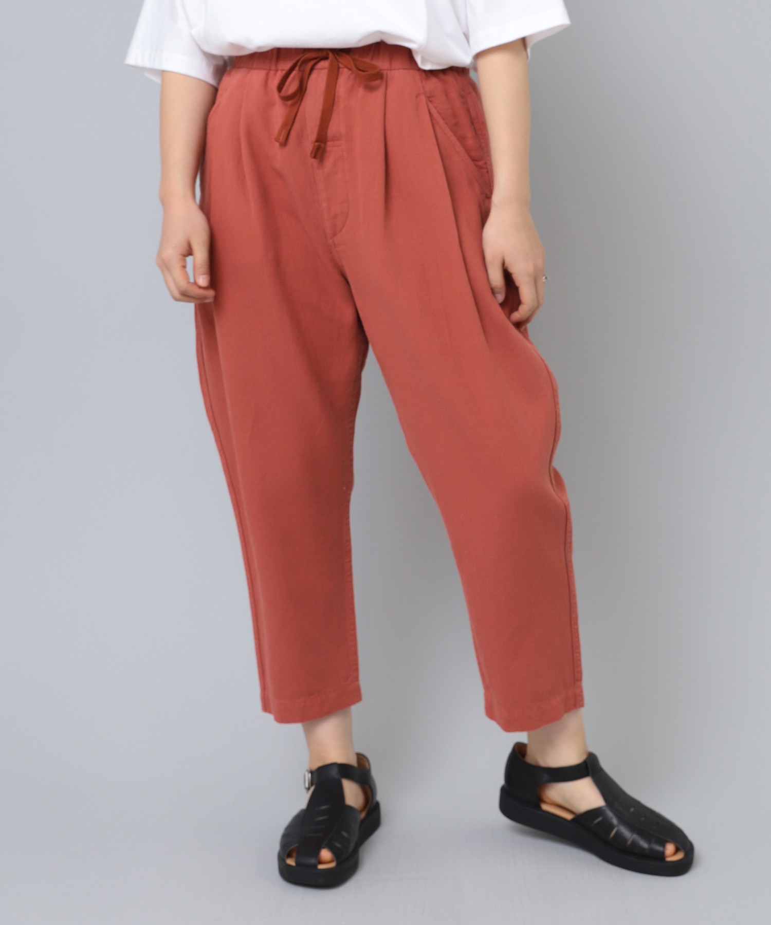 R4206 C/リネンのクロップドサマーパンツ(M クラーレッド): パンツ