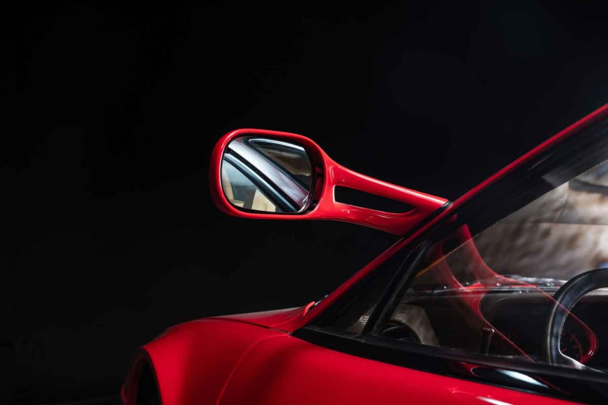 ミラーが1個」だから価値がある!? フェラーリ初期型テスタロッサが約
