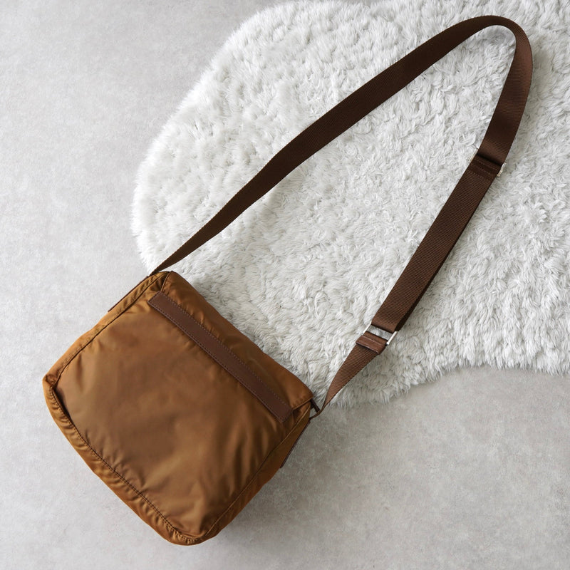 プラダ ポコノ テスート ナイロン ショルダーバッグ ブラウン