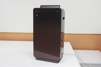 空気清浄機、最大の「面倒くさい」を解消した日立のクリエア新モデル