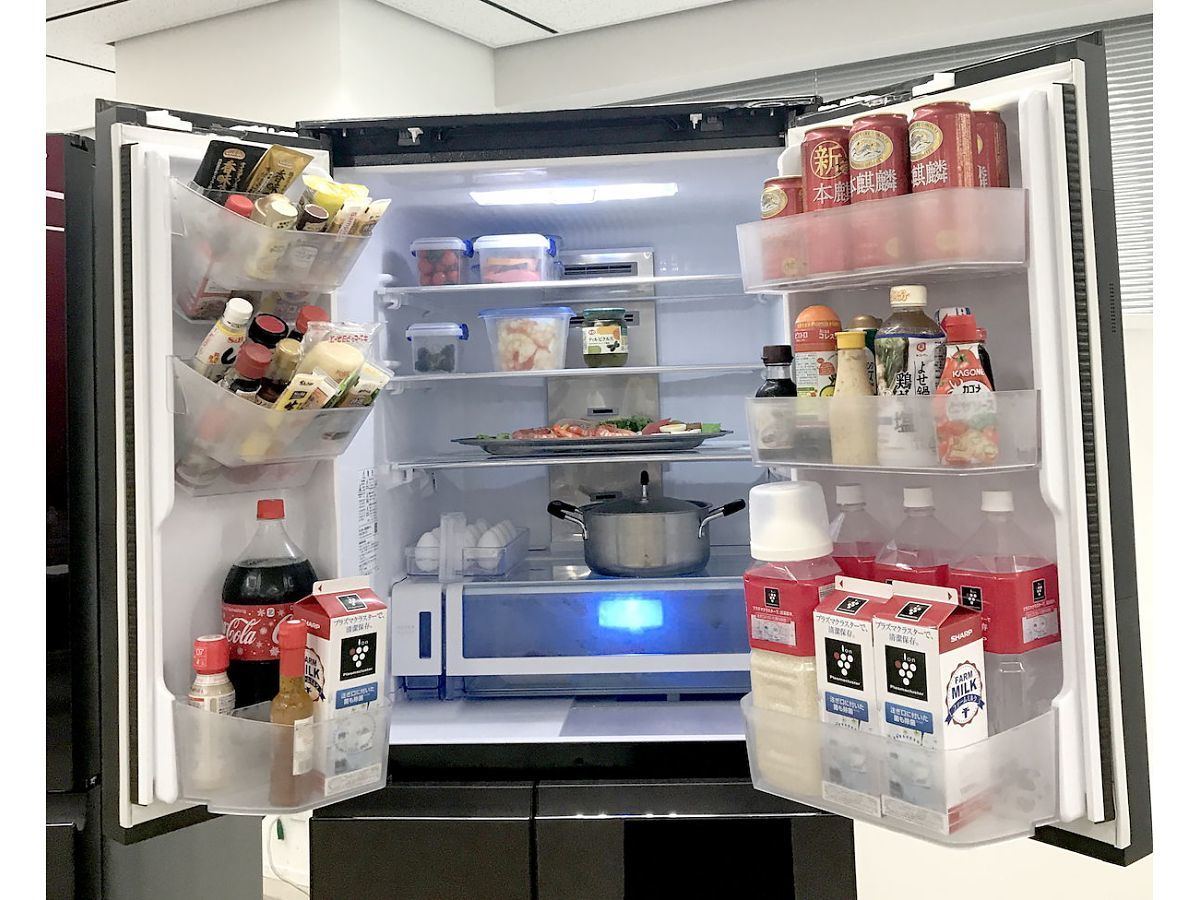 スーパーの特売情報を教えてくれる冷蔵庫、シャープの新型は時短家事