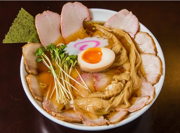 これは5分で売切れも納得！ 肉盛り盛りの白河ラーメンに大興奮！ 福島