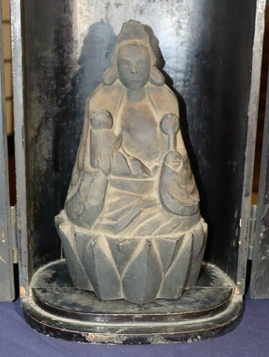 江戸期に隠れキリシタンが信仰？ 開かずの厨子から「マリア観音像