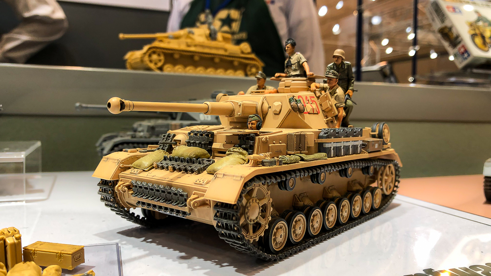 僕らを酔わせる北アフリカを乗せて。タミヤの「Mk.IVスペシャル」が