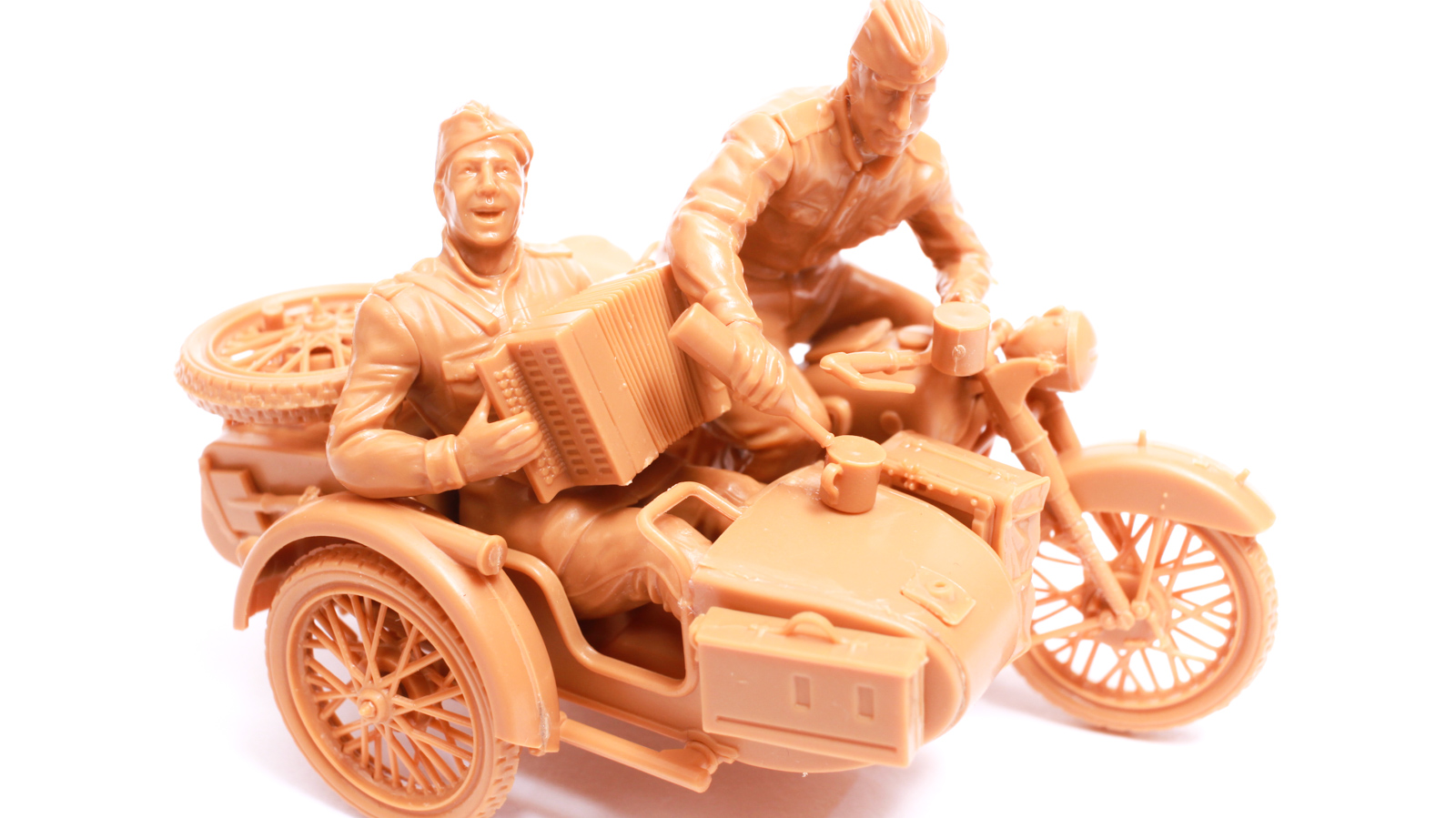 細かさの中にある「俺のやりたいこと」ZVEZDA 1/35 M72 サイドカー