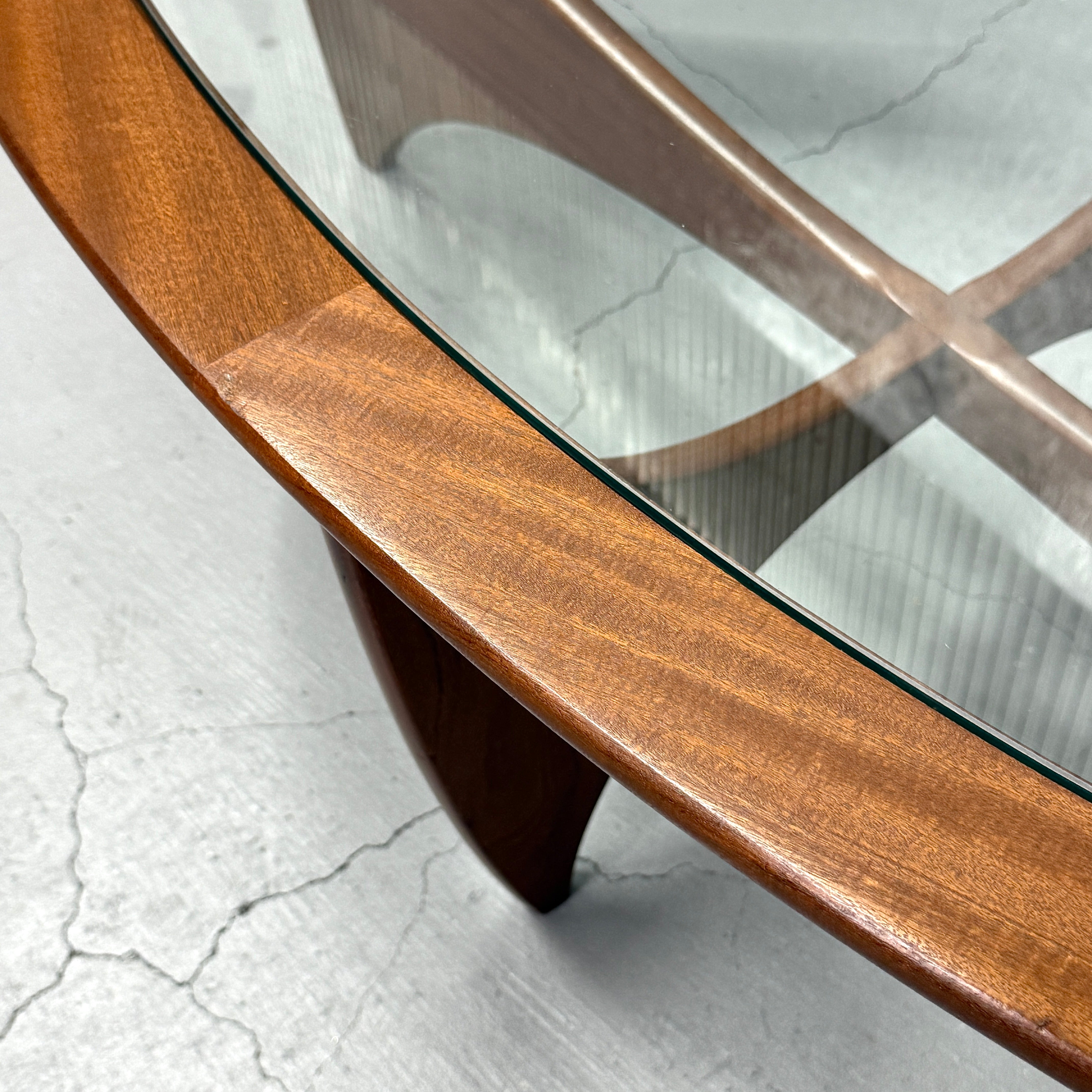 G-PLAN(ジープラン) / ASTRO OVAL COFFEE TABLE アストロ オーバル