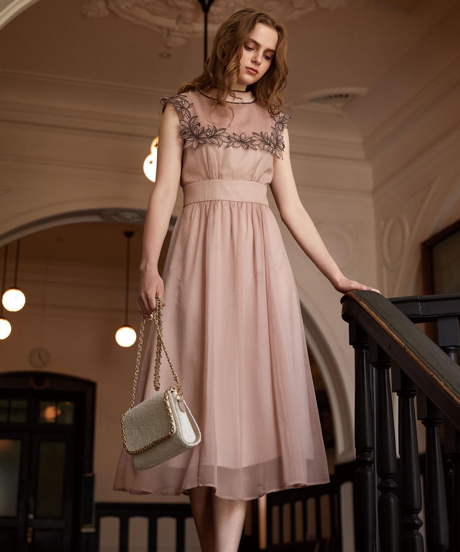 フラワー刺繍カラーワンピース | ロングワンピース | NOELA OFFICIAL