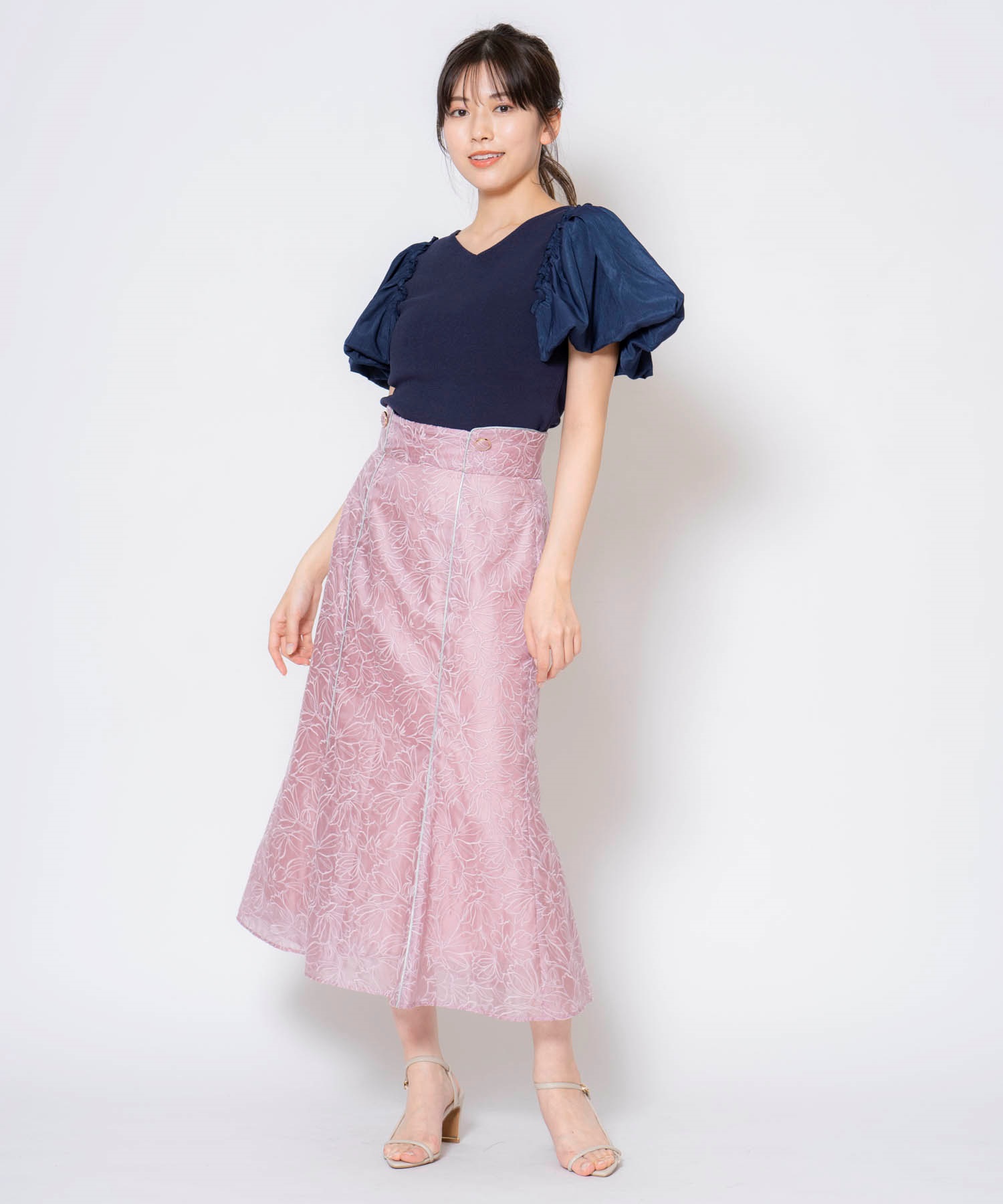 刺繍パイピングスカート | フレアスカート | NOELA OFFICIAL WEB STORE