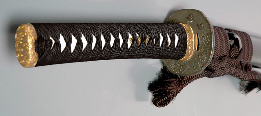 高級長刃居合刀 黒柄 八丸角透し鍔 黒梨地鞘