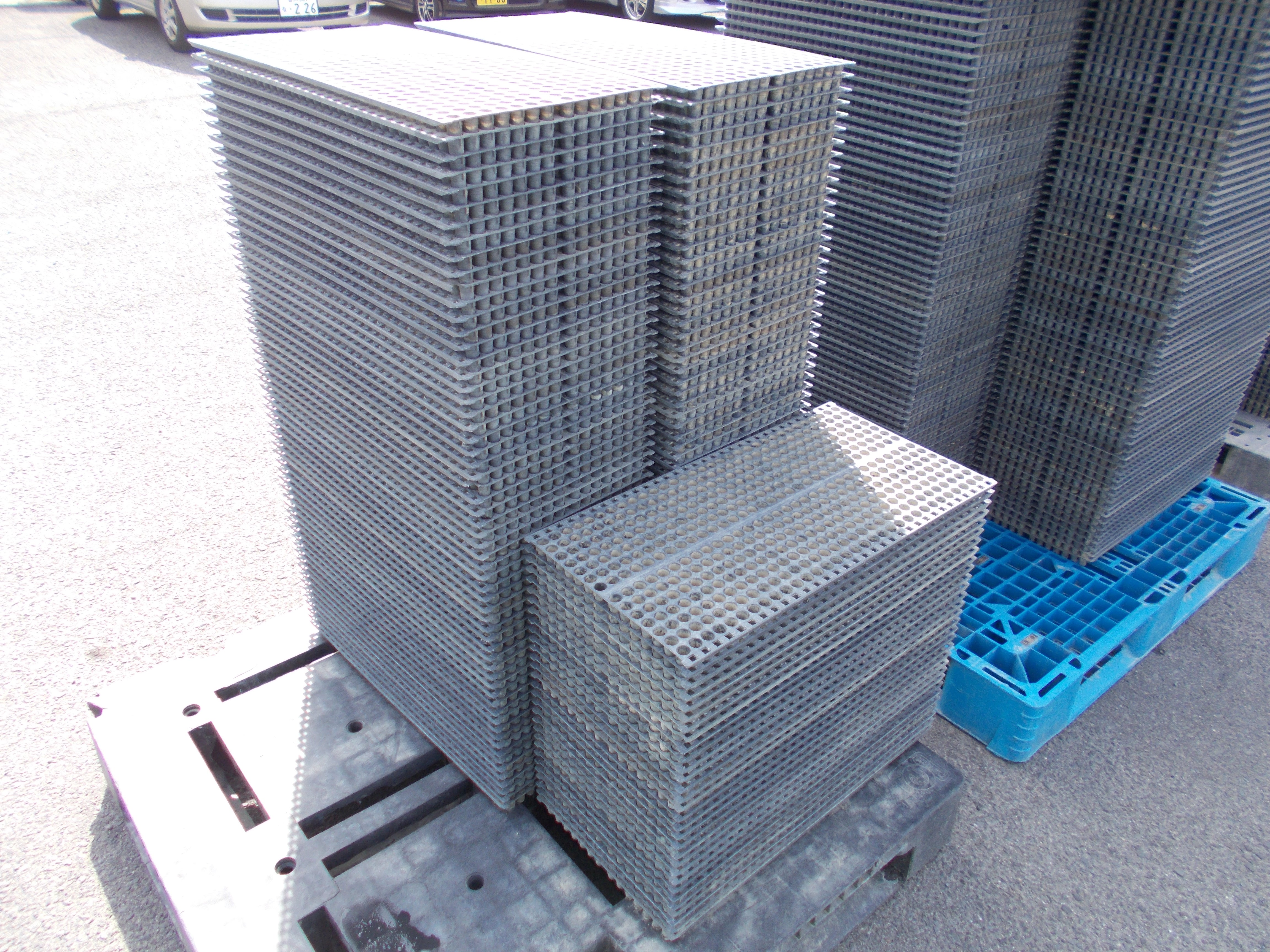 みのる 中古 ポット苗箱 448穴 （単価100円/枚） – 農キング