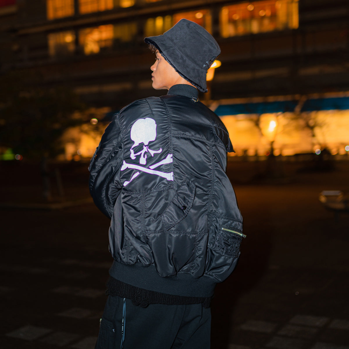 AKR00176_1200x1200_crop_center