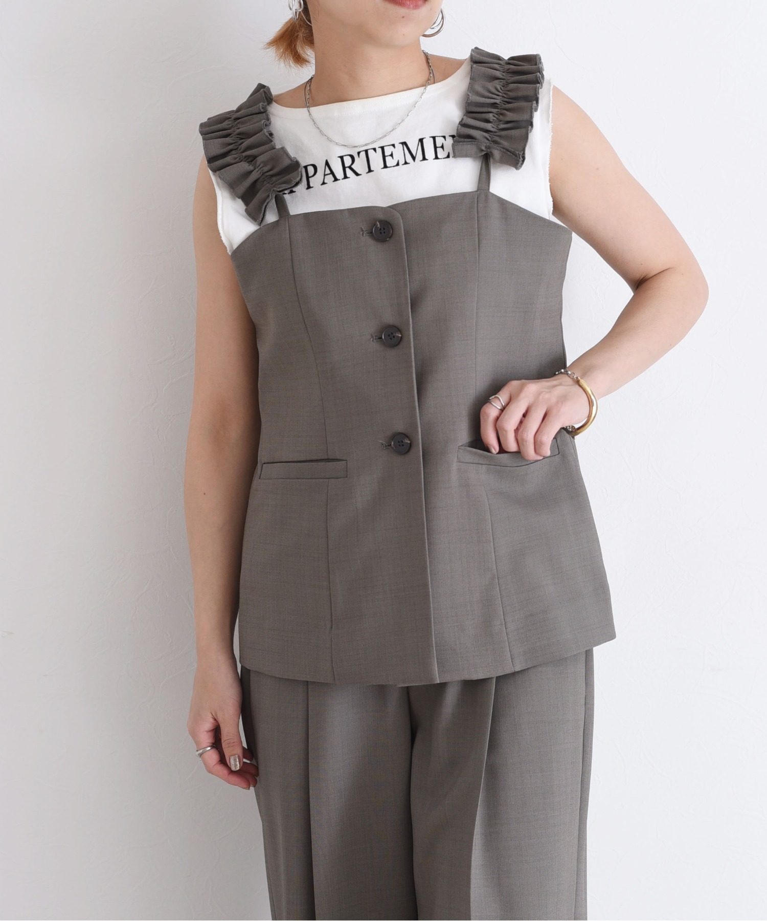 maisonspecialフリル付きグレービスチェ セール】 フリルビスチェ