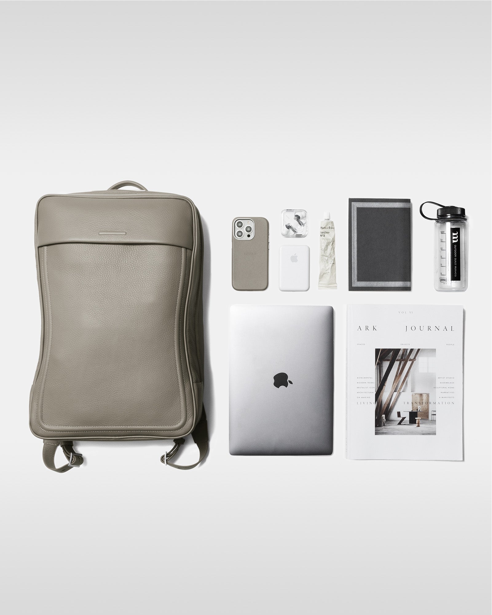 ソフトバックパック ミディアム - 防水レザー バックパック – objcts.io