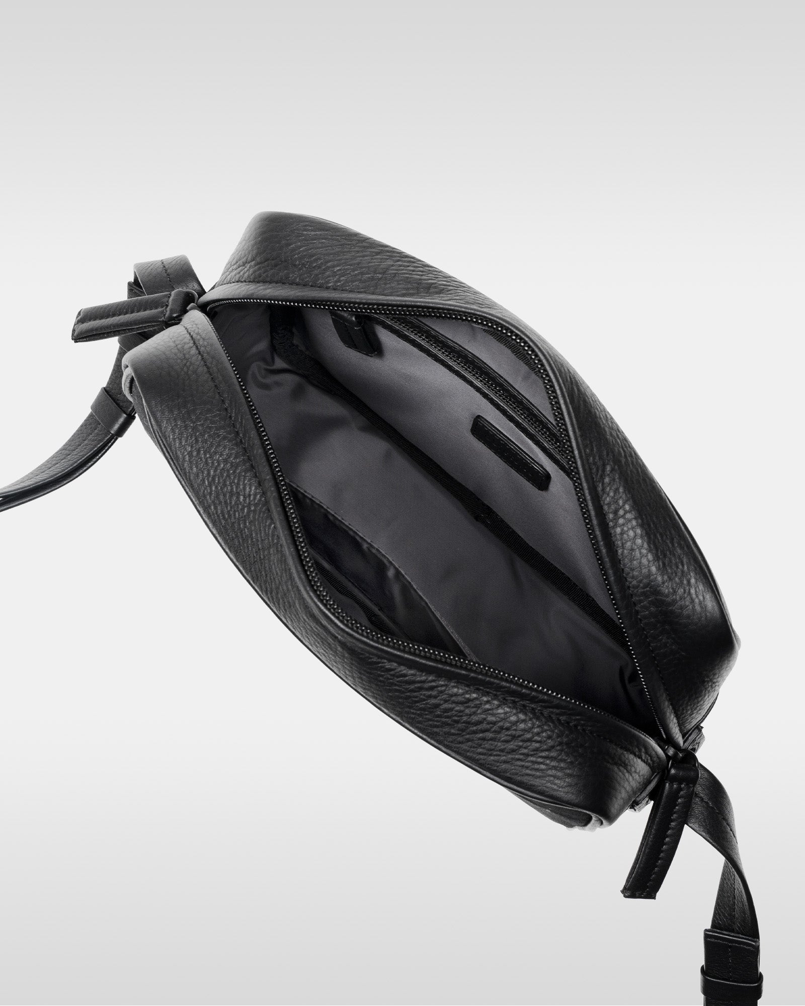 ソフトショルダーバッグ スモール - レザーショルダーバッグ – objcts.io